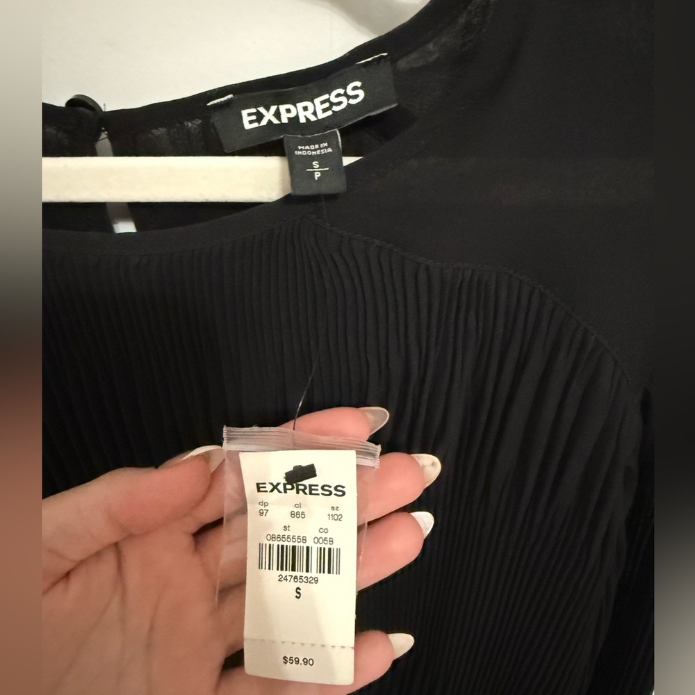 Express Black Pleated Blouse - Picture 3 of 4
